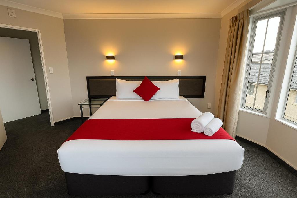 
Two-Bedroom Loft Apartment
