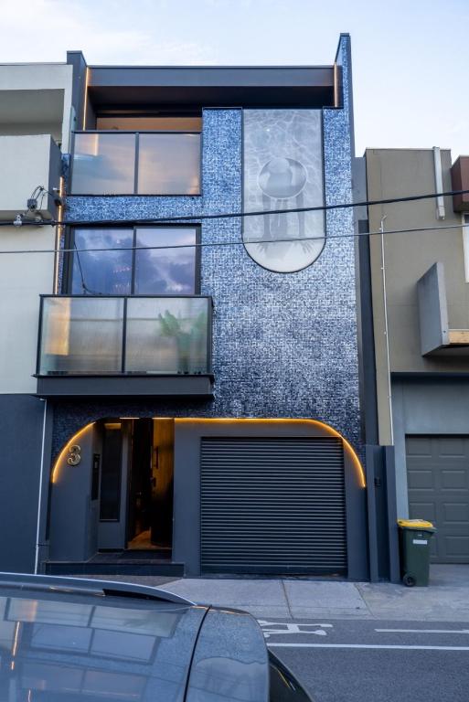 The Floating Glass Pool Retreat, Melbourne (posodobljene cene za leto 2026)
