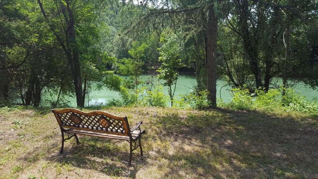 Sorgenti nel bosco Appartamento vista lago - Maison D'une Chambre Avec Jardin Privé Et Lac