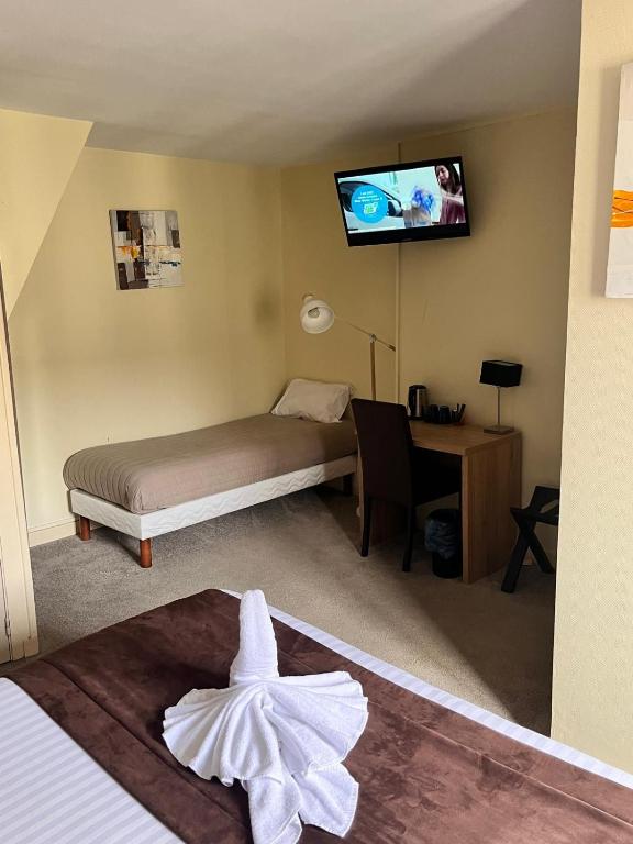 Hôtel L'Univers - Triple Room With City View