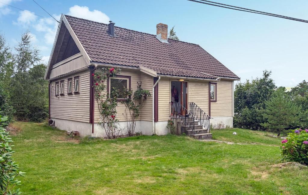 Κήπος έξω από το Three Bedroom Cozy Home In Flekkerøy