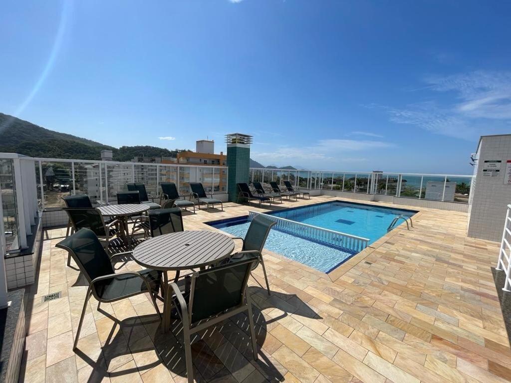 Πισίνα στο ή κοντά στο Praia das Toninhas Apt Belíssimo Vista Verde303