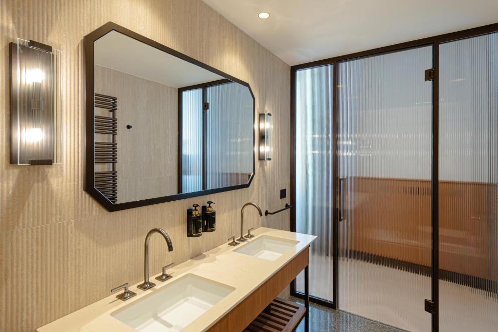 Circle6 Rome - Resim 39