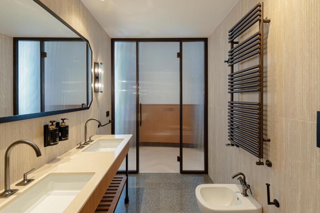 Circle6 Rome - Resim 40