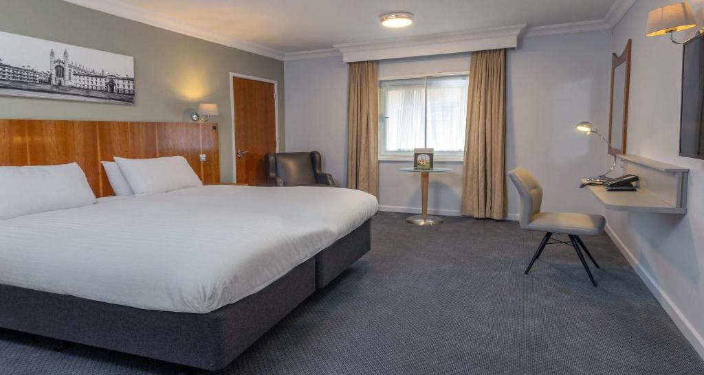 Cambridge Bar Hill Hotel, BW Signature Collection - Resim 2