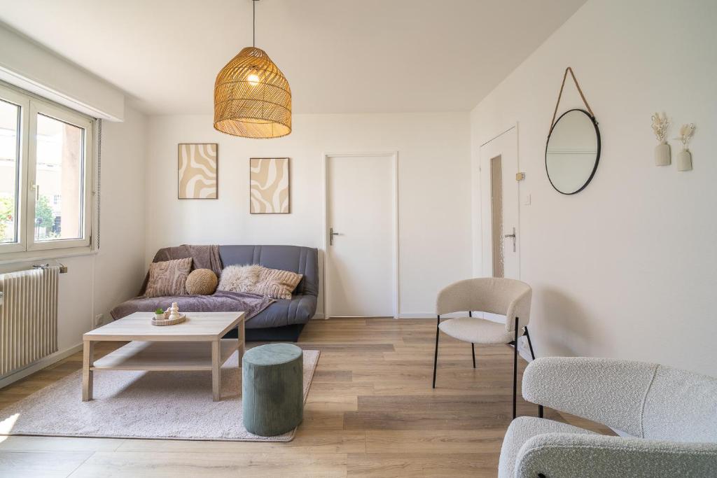 Et opholdsområde på Centre 5 mins à pieds - Proche parkings - Lit 160 cm