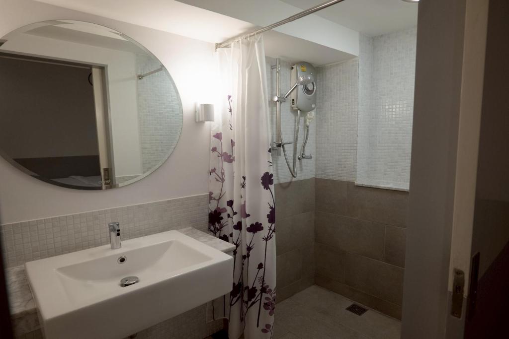 Surachet at 257 Boutique House - Resim 36