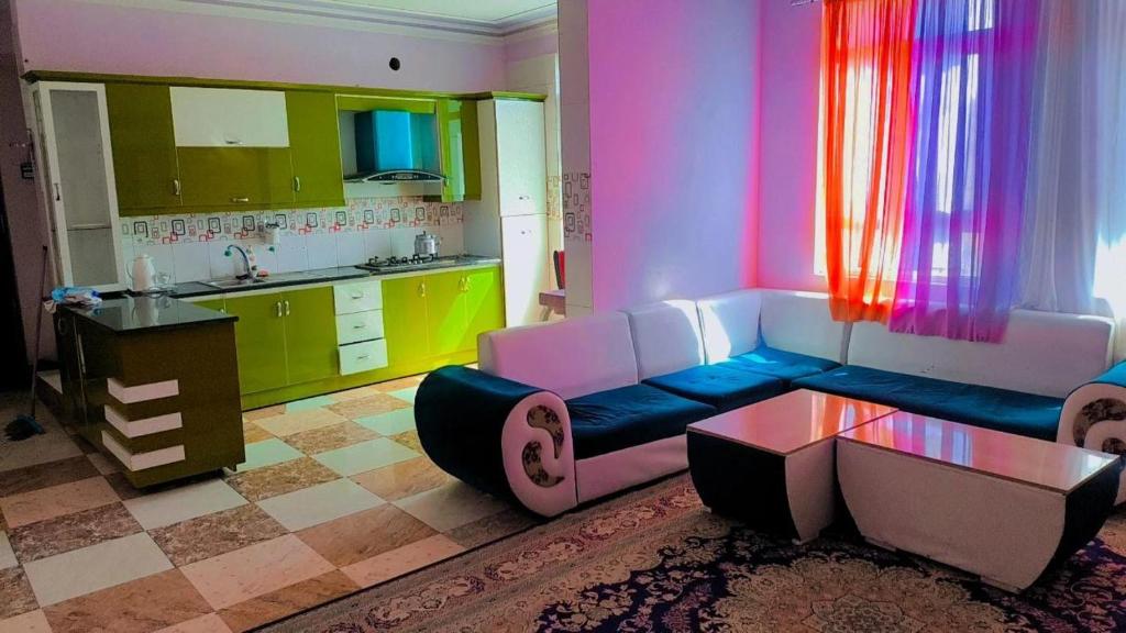 Η κουζίνα ή μικρή κουζίνα στο Hotel Kakh