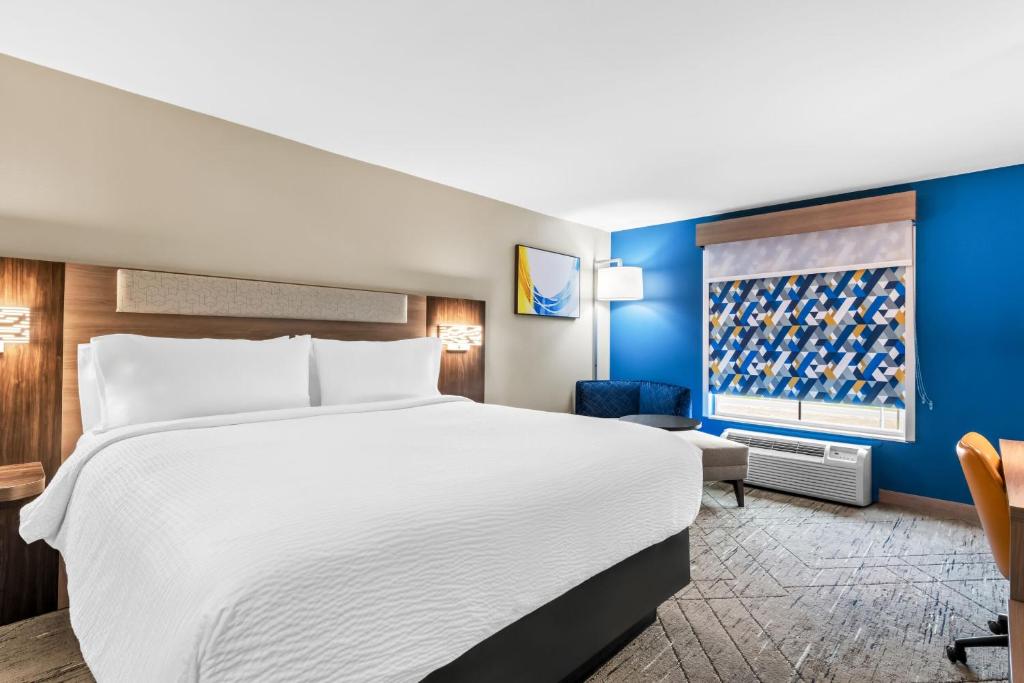 Holiday Inn Express and Suites Hotel - Pauls Valley by IHG photo