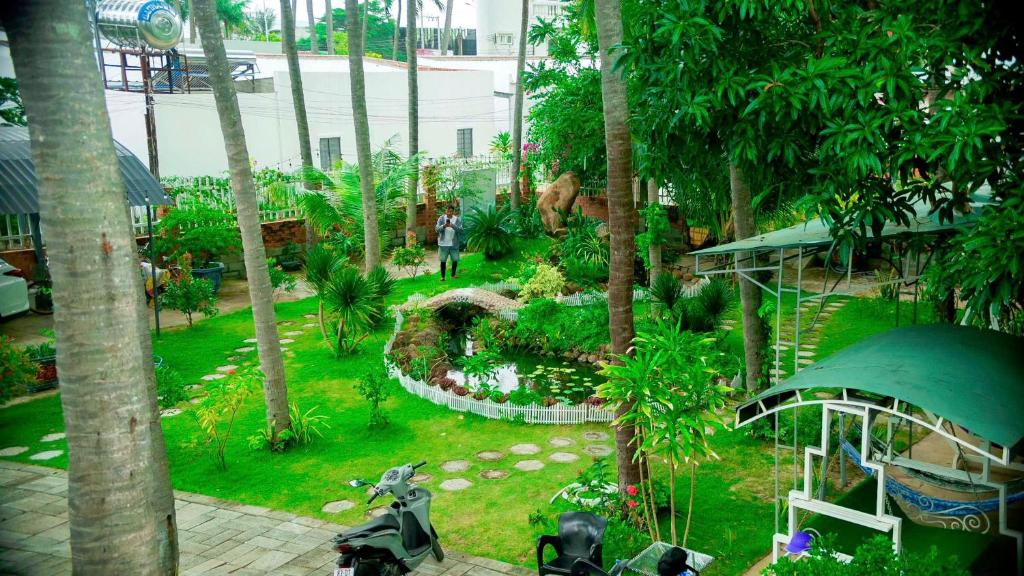 Vườn quanh Gem’s House