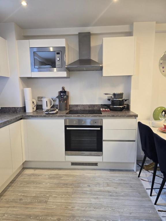 Kuchyň nebo kuchyňský kout v ubytování Mega3 Central Manchester Luxury 2-Bedroom,2-Baths with Car Park