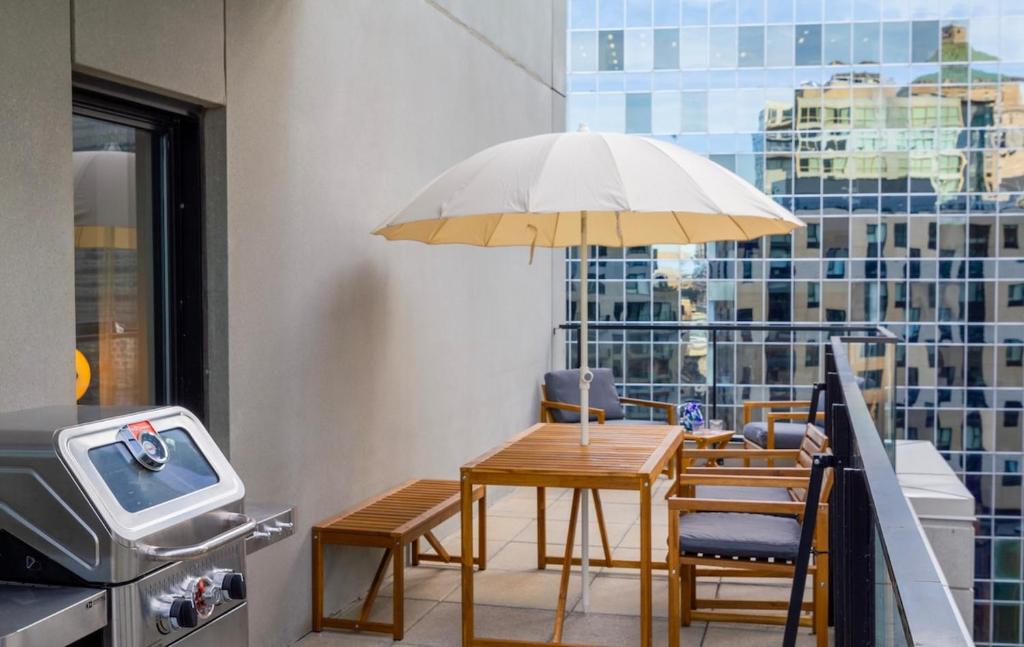 Billede fra billedgalleriet på Stuning penthouse old montreal i Montreal