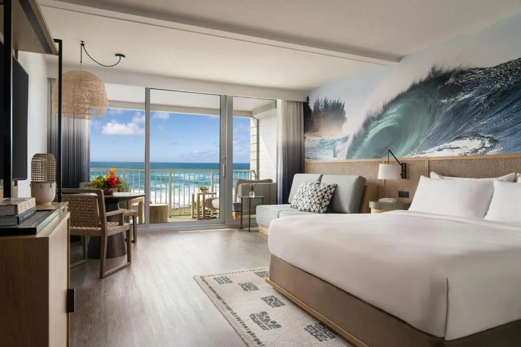 Lanai King Room with Sofa Bed and Ocean View - Mobility/Hearing Accessible with Tub