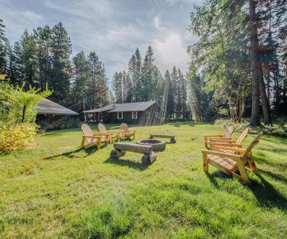 Κήπος έξω από το Spotted Bear Cabin - For 6