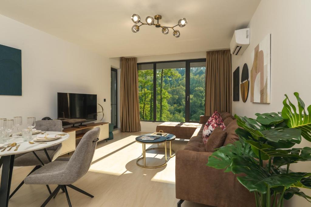 Μια τηλεόραση ή/και κέντρο ψυχαγωγίας στο Einik Luxury Apartments