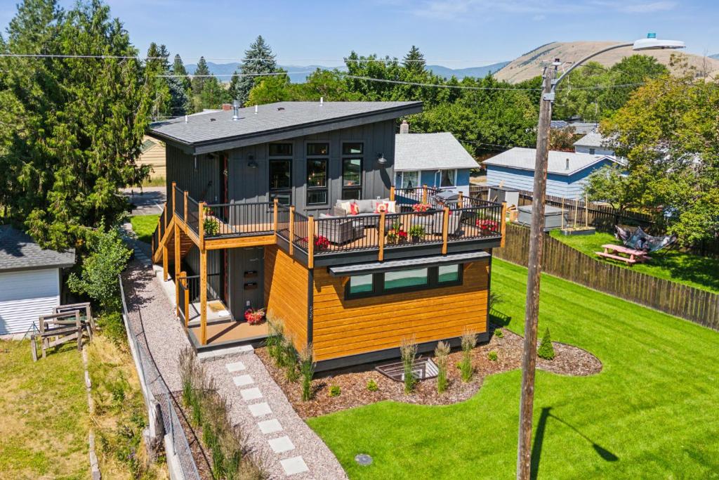 an overhead view of a house with a deck at Griz Country Cottage in Missoula