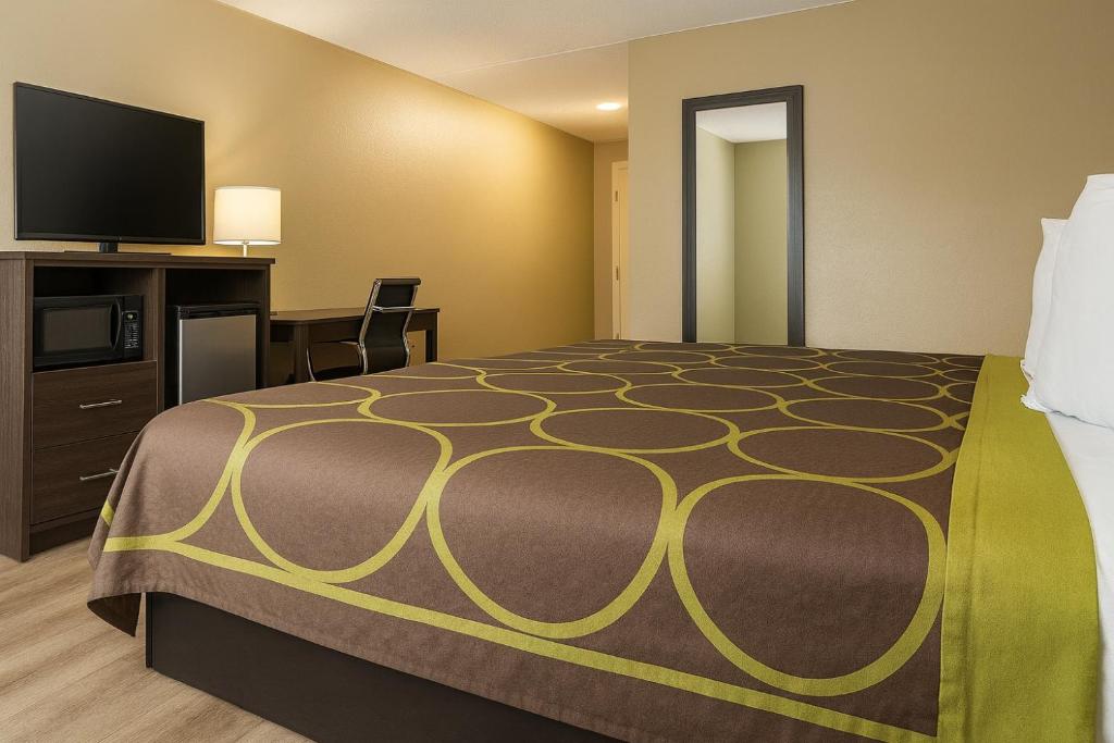 Super 8 by Wyndham Indianapolis South - 
