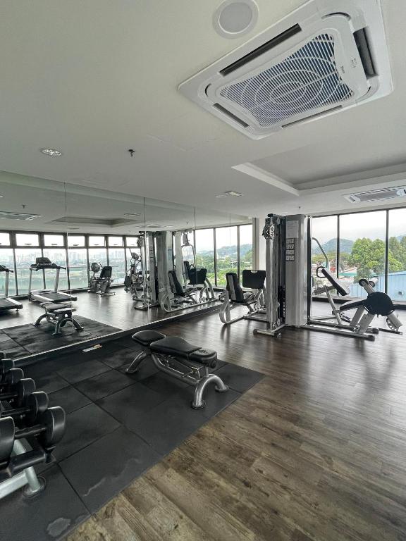 Pusat kecergasan dan/atau kemudahan kecergasan di Urban 360 Studio Happy Stay