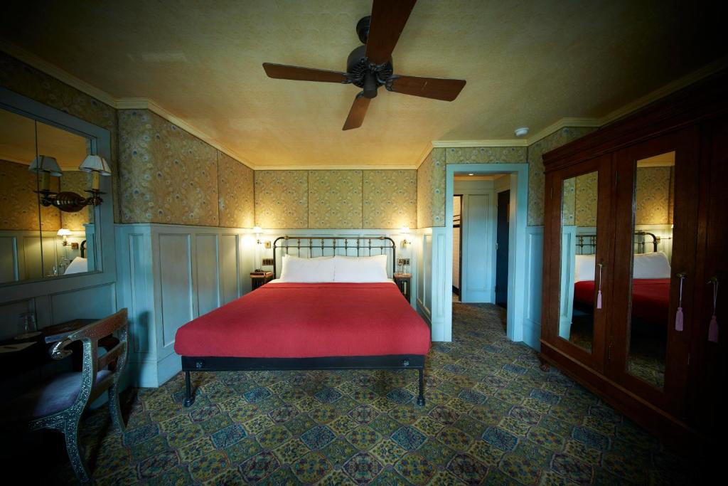 The Jane Hotel - Captain's Cabin With Private Bathroom