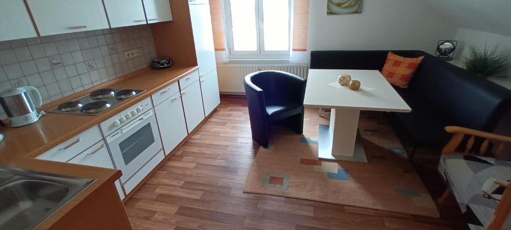 Η κουζίνα ή μικρή κουζίνα στο Ferienwohnung Putzer