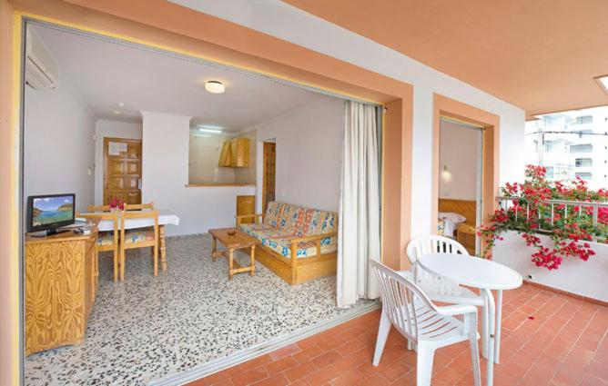 Apartamentos Bon Sol - Los Rosales (Spanje Playa den Bossa ...