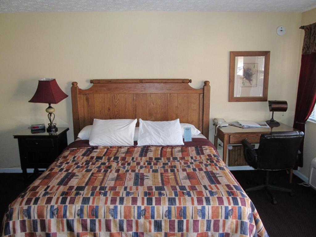 Jonathan Creek Inn and Villas - King Or Queen Room With Spa Bath - Non-Smoking