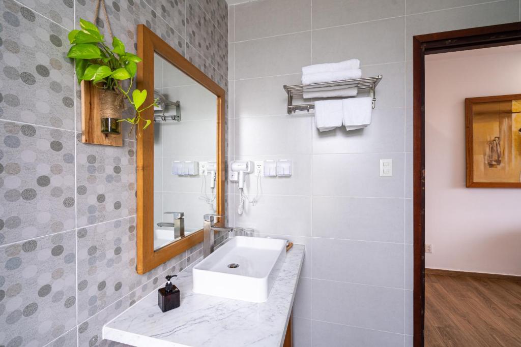 Phòng 3 Người Nhìn Ra Hồ Nước