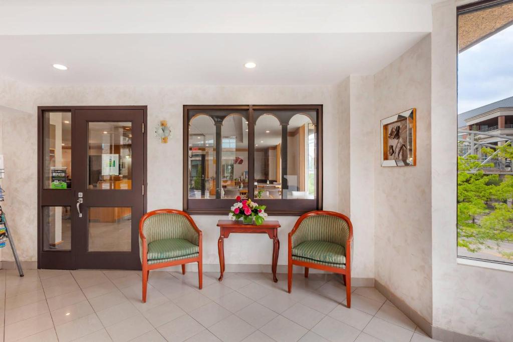 Quality Hotel Fallsview Cascade - Resim 15