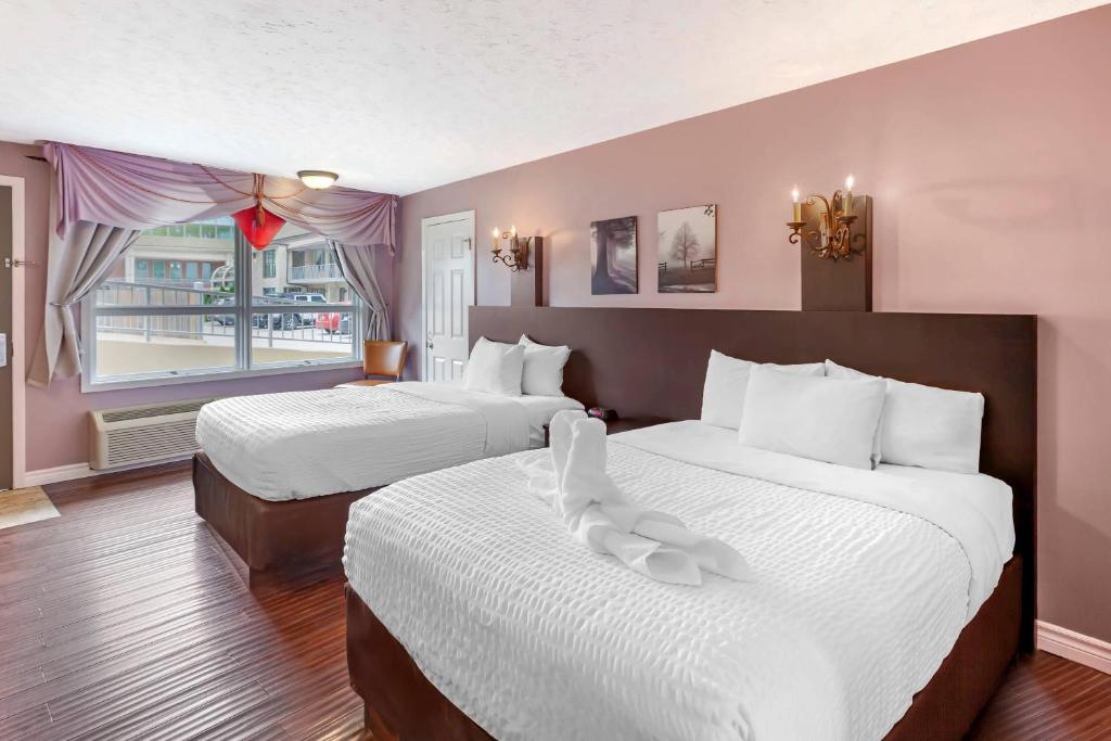 
Double Room with Two Double Beds - Non-Smoking
