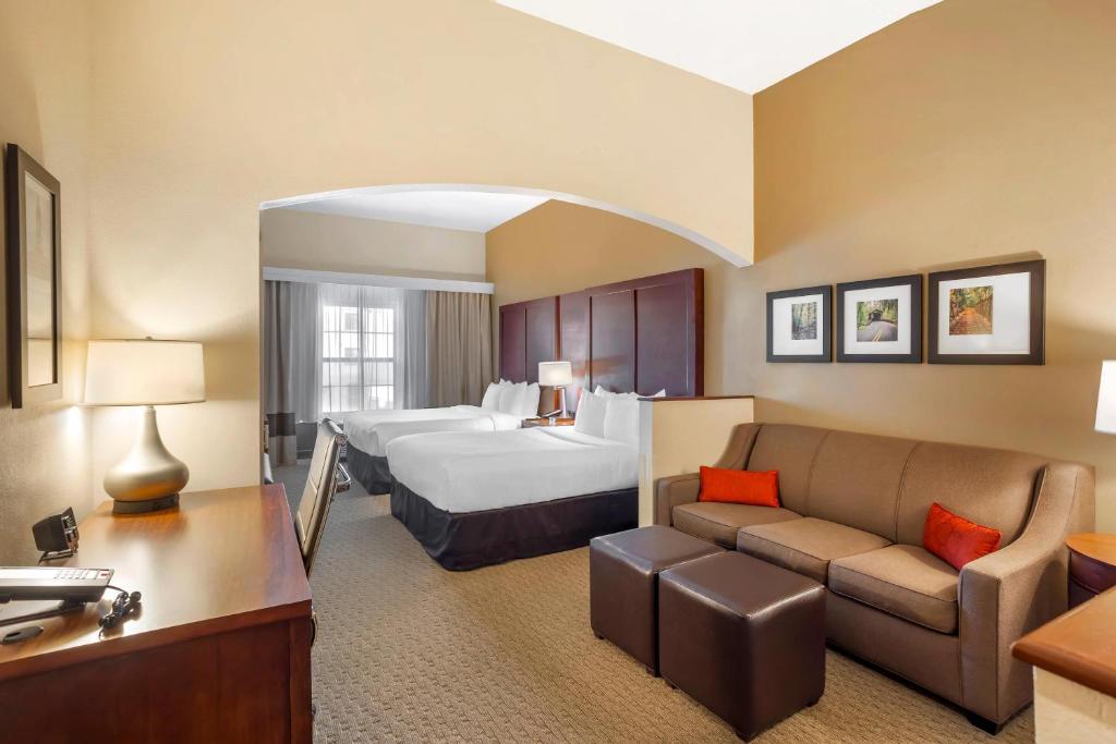 Comfort Suites State College near Penn State - Steps Away from PSU! photo