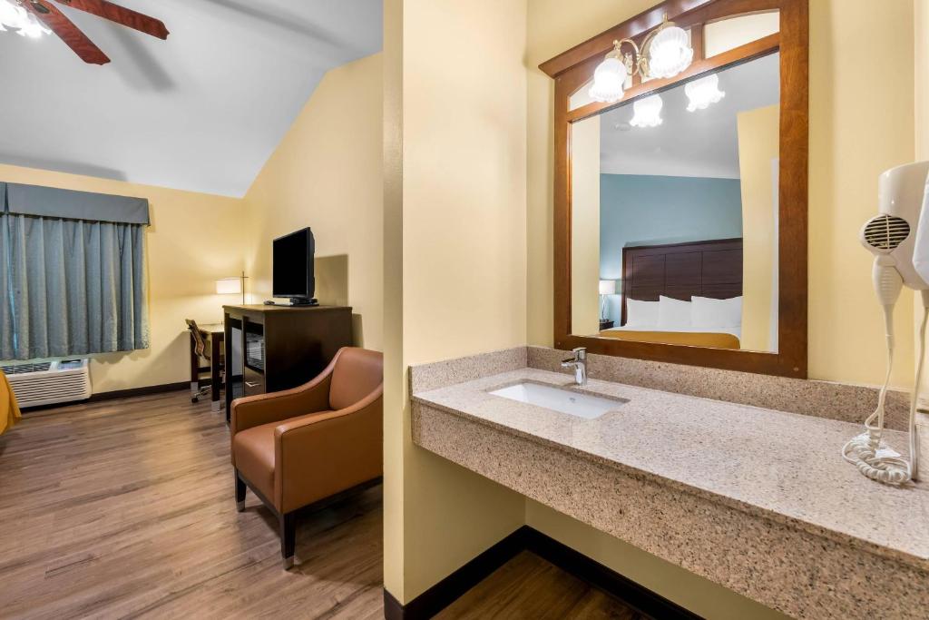 Econo Lodge Inn & Suites Eau Claire South - Habitación Con 2 Camas Grandes - No Fumadores