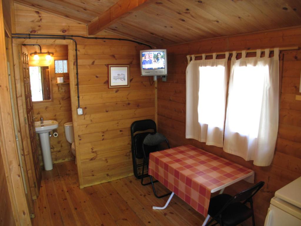 Booking.com: Camping Rio Purón , San Roque del Acebal, España ...