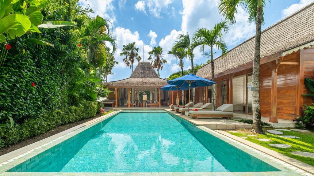 Kolam renang di atau dekat dengan Villa Little Mannao by Villa Finder