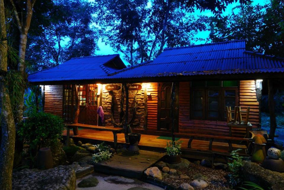 Lunda Orchid Resort - 露台的家庭房