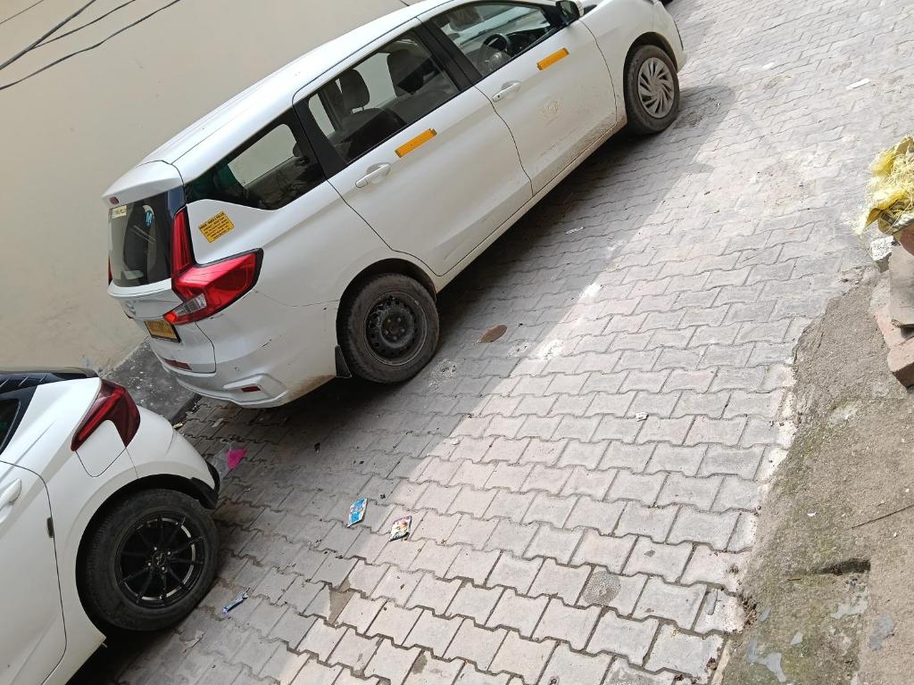 Φωτογραφία από το άλμπουμ του Car rental σε Γκουργκάον