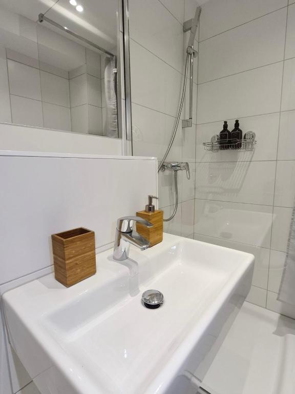 BASELiving Studio 2 - Bahnhof SBB - Resim 20