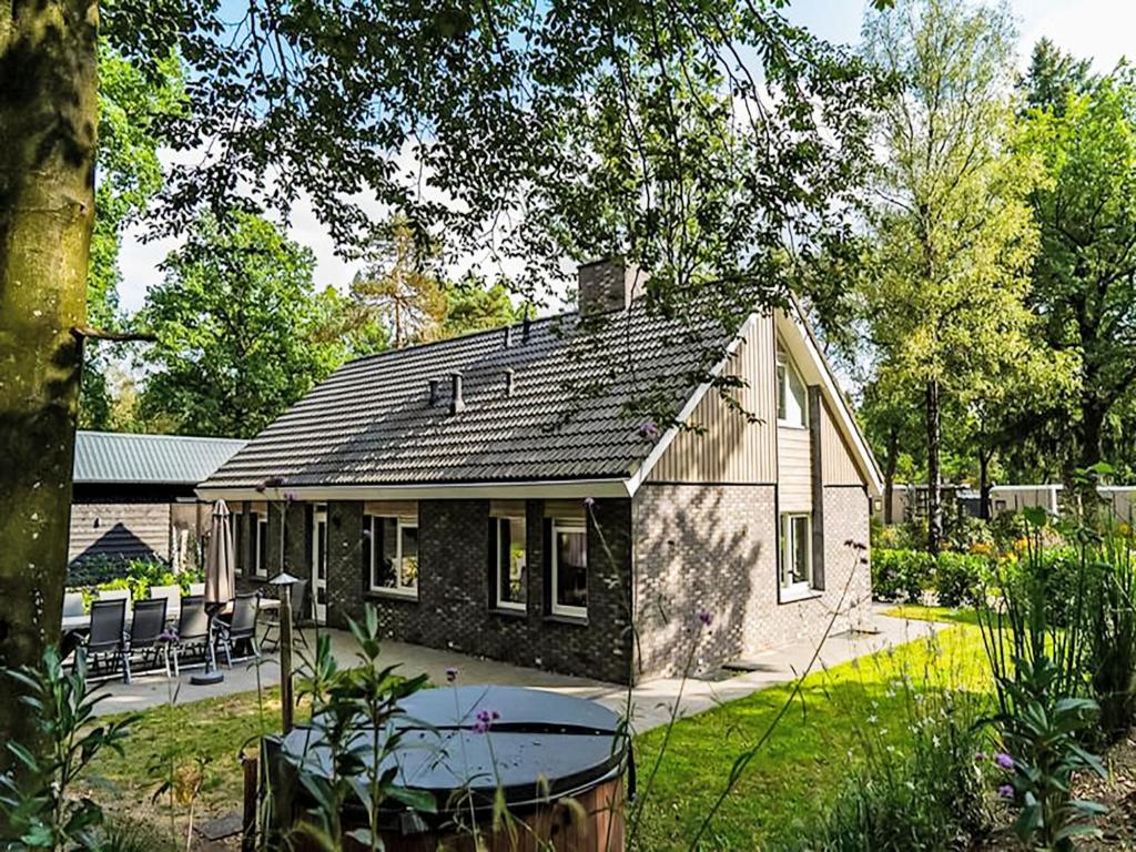 Κήπος έξω από το Holiday Home Specht by Interhome