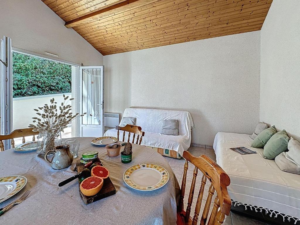 Ruang duduk di Holiday Home Epicea by Interhome