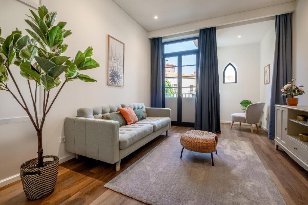 Curated visual reference: Picture Idea: Sao Bento Luxury Hideaway 2 Bedroom Downtown Porto Porto Updated