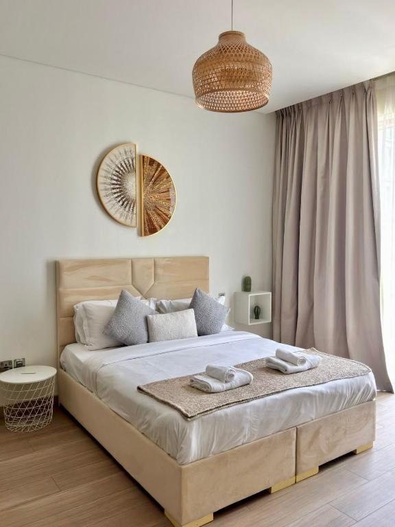 Spacious Minimalistic Studio
