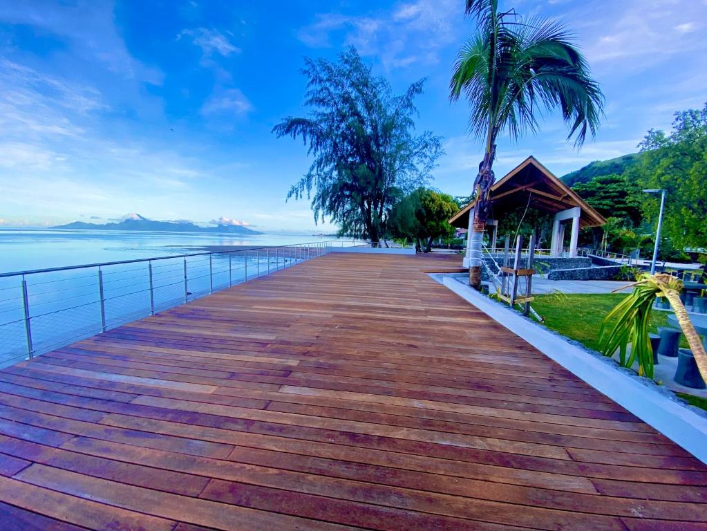 Tiny house under a tree by Vaiava beach - photo 6 - Tahiti, Polynésie