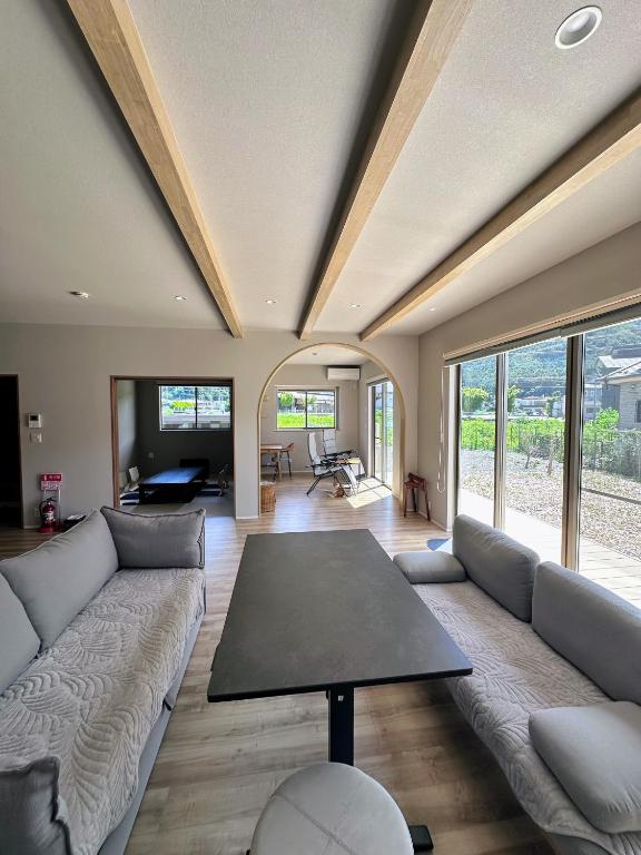 wag ur day - Spacious Villa Sleeps 10 Pet-Friendly dogs and cats Up to 7 Huge Private Dog Run