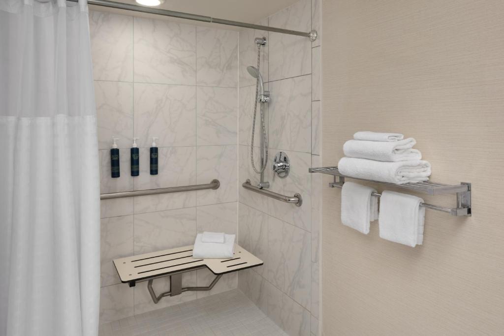 Four Points by Sheraton Downtown Seattle Center - 