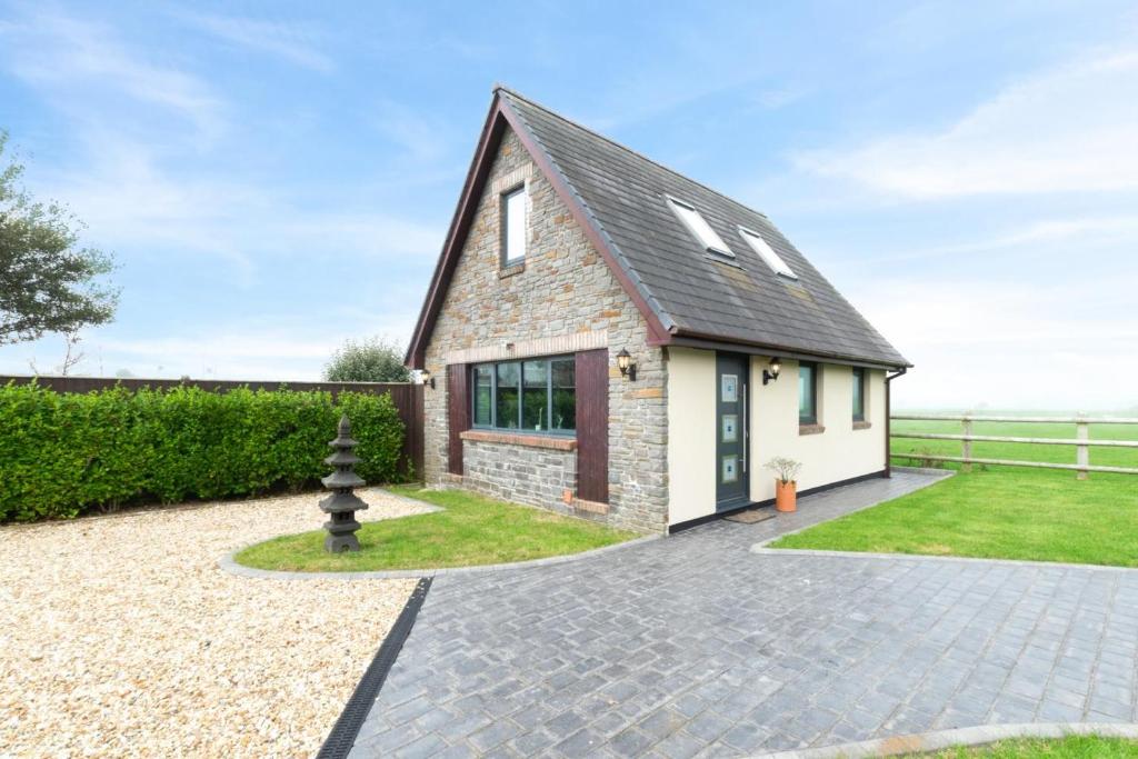 Το κτήριο όπου στεγάζεται  η παραθεριστική κατοικία