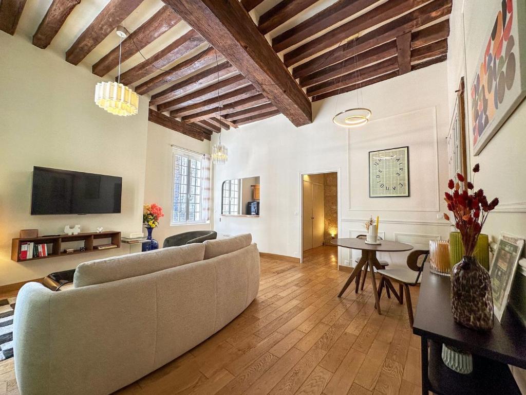 Μια τηλεόραση ή/και κέντρο ψυχαγωγίας στο VitraNova – Face à la cathédrale de Chartres