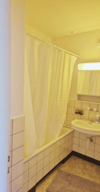 City Center Flats with Balcony Garden View Rigi Self Checkin - Resim 17