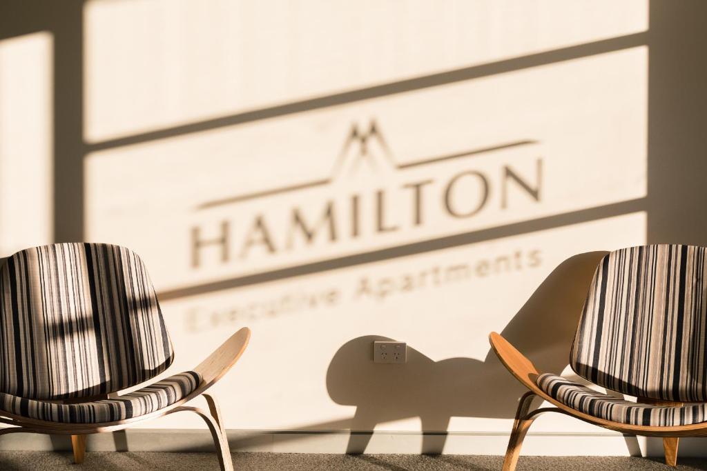 Posezení v ubytování Hamilton Executive Apartments