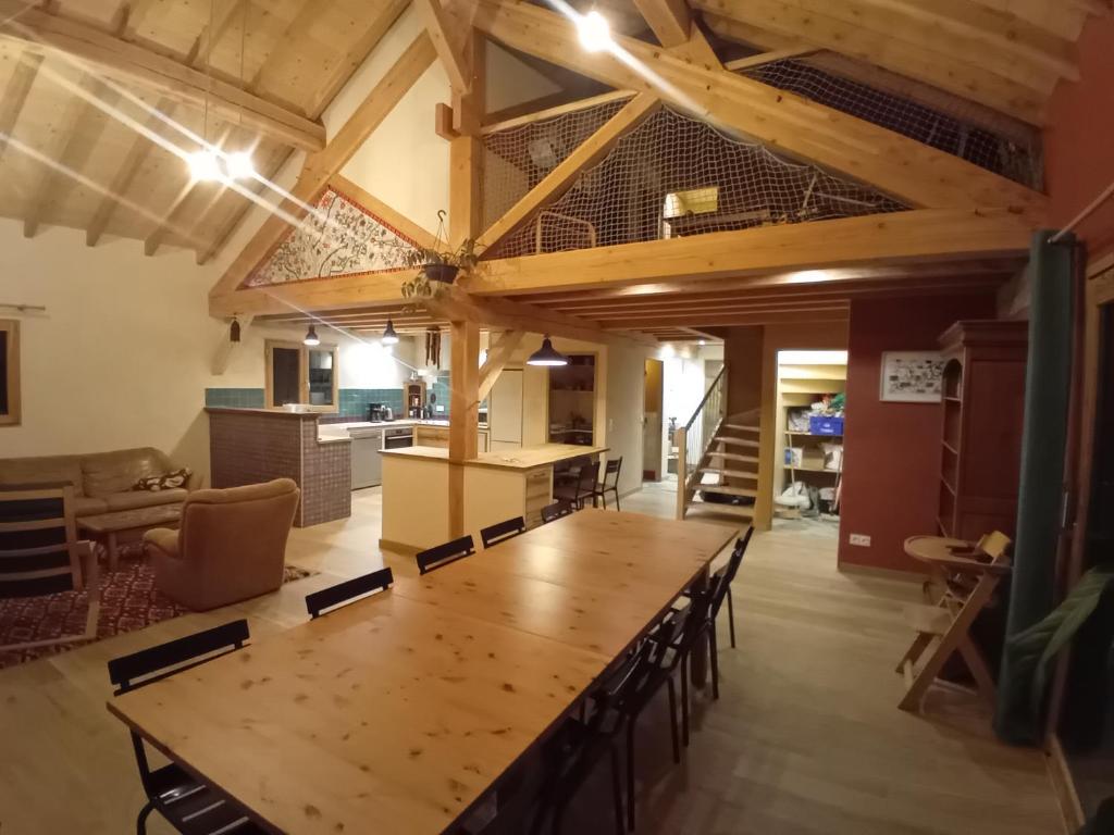 Χώρος καθιστικού στο Chalet les couleurs