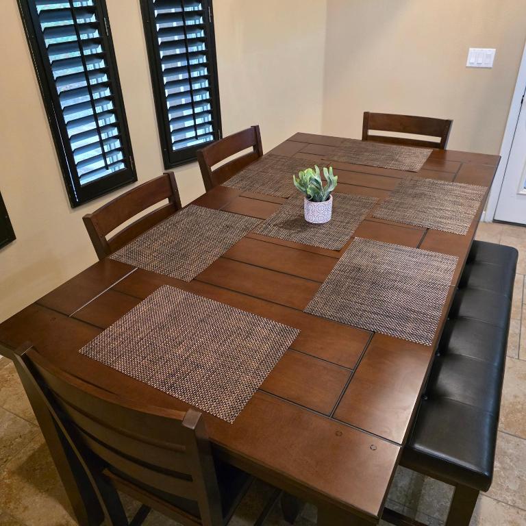 Beautiful Home For Large Family! - Casa De Cuatro Dormitorios