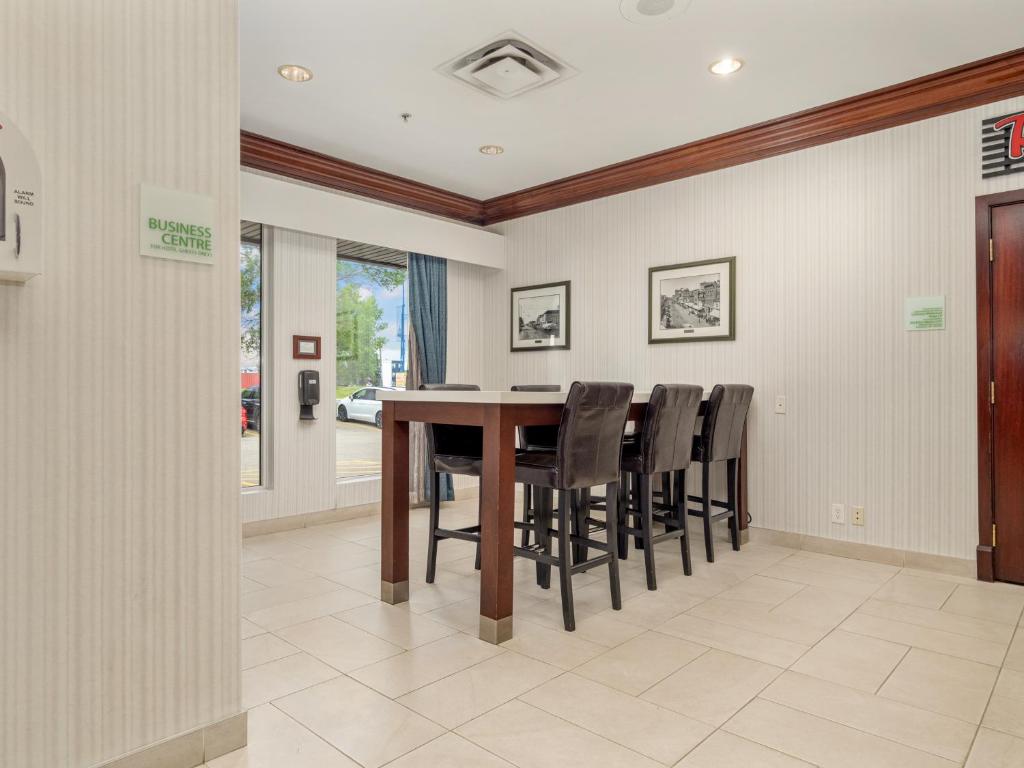 Holiday Inn Conference Centre Edmonton South by IHG - Resim 13